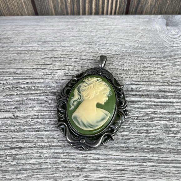 Vintage Silver Tone Green Carved Victorian Cameo Pendant 2.3" - Picture 11 of 16